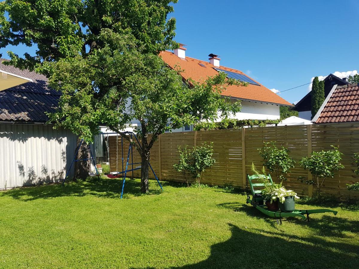 Bogi'S Ferienhaus - Pension Laakirchen Extérieur photo